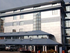 bhatbhateni-main-p1.jpg