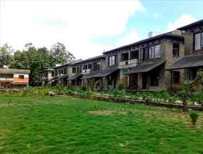 himalayandeuraliresort-p1.jpg