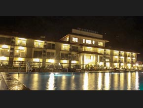 waterfrontresort-p1.jpg